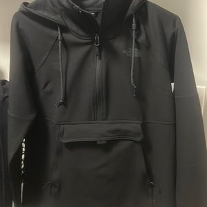 Very good condition north face jacket side s